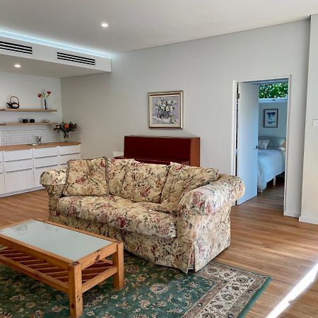 Tranquil Garden Apartment With Living Room Wollongong Ngoại thất bức ảnh
